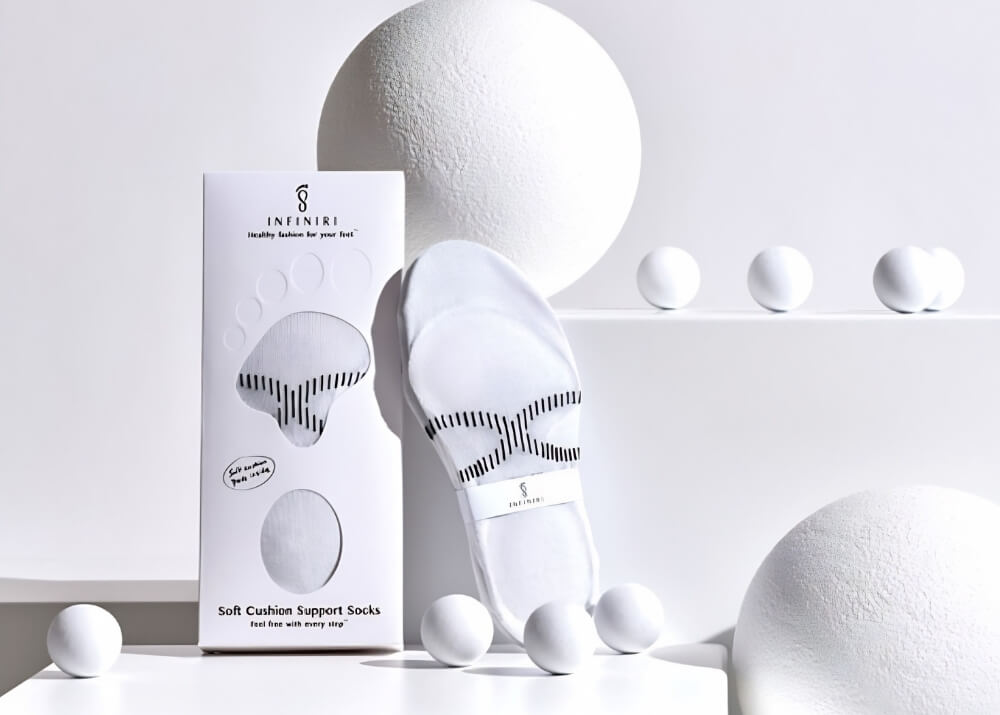 infiniri-white-socks